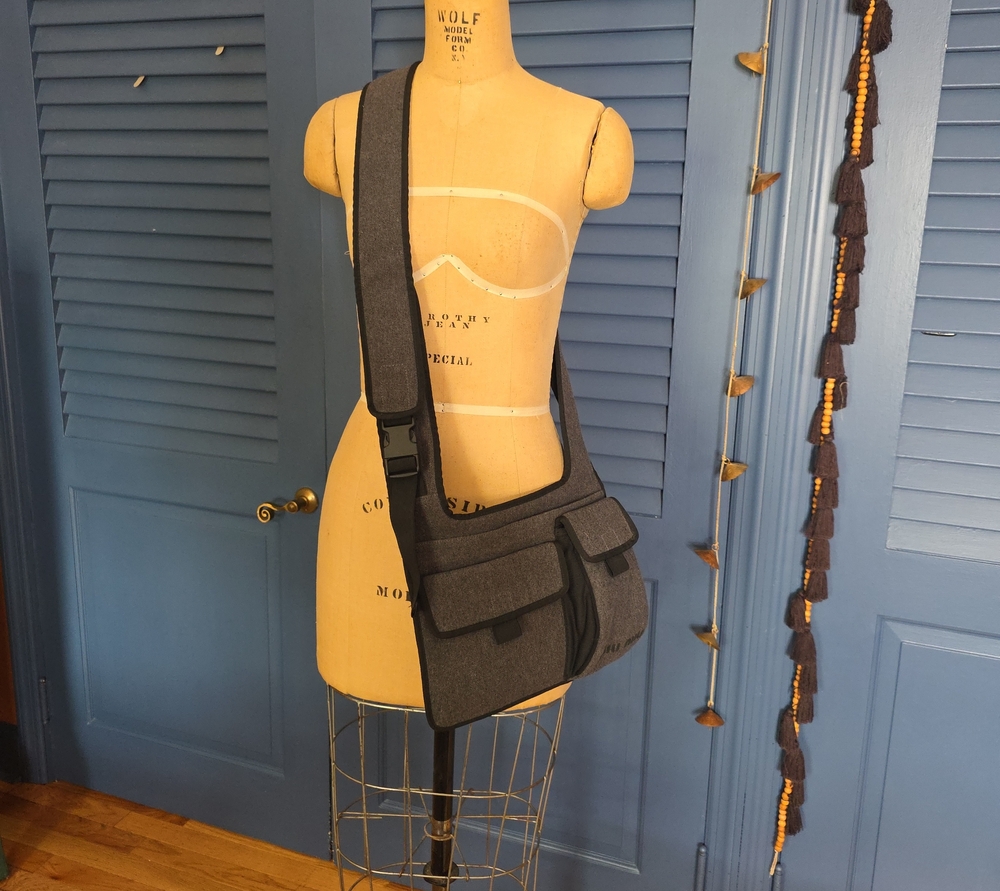 PRISTINE ARCHIVAL / DEADSTOCK CONDITION ⭐This bag is brand new, completely New